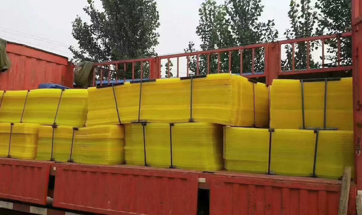 聚氨酯篩網裝車1.jpg